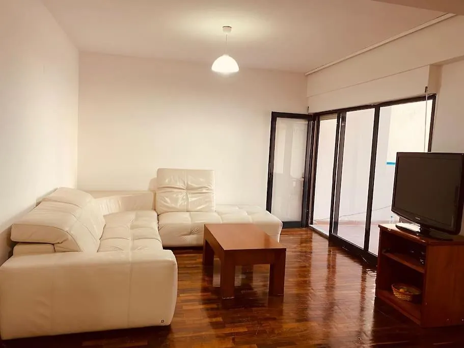 Апартаменты Downtown Bllok 2Br, Large Patio, Ac-Wifi Тирана