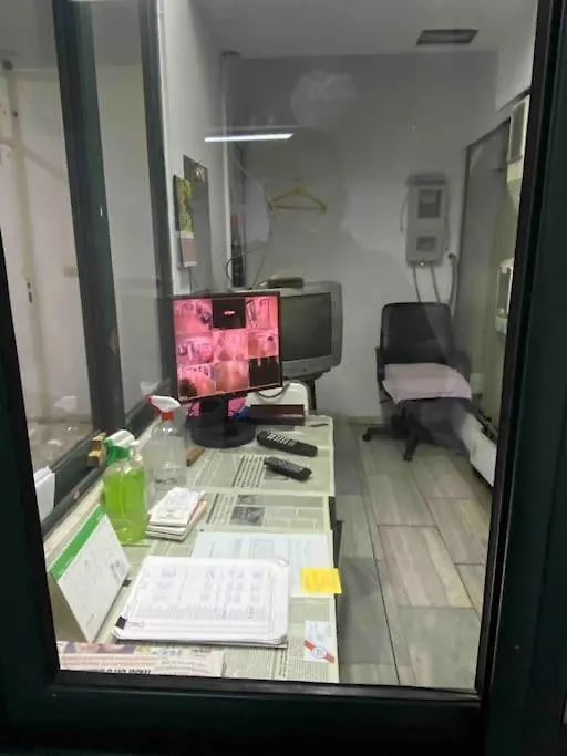 Apartament Downtown Bllok 2Br, Large Patio, Ac-Wifi Tirana