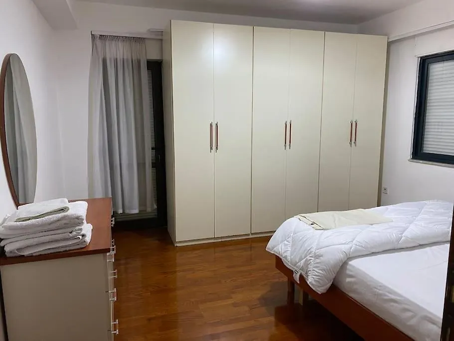 Апартаменты Downtown Bllok 2Br, Large Patio, Ac-Wifi Тирана