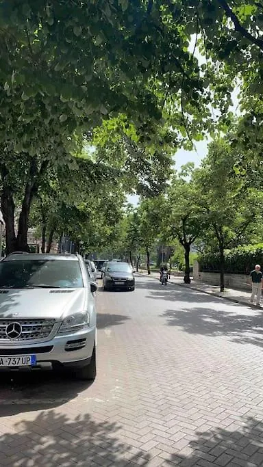 Апартаменты Downtown Bllok 2Br, Large Patio, Ac-Wifi Тирана Албания