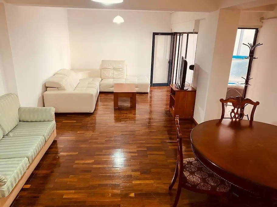 Апартаменты Downtown Bllok 2Br, Large Patio, Ac-Wifi Тирана