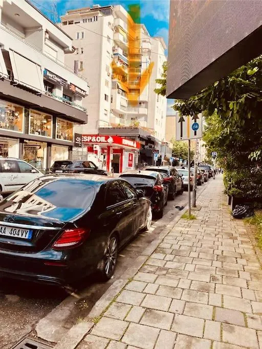 Апартаменты Downtown Bllok 2Br, Large Patio, Ac-Wifi Тирана