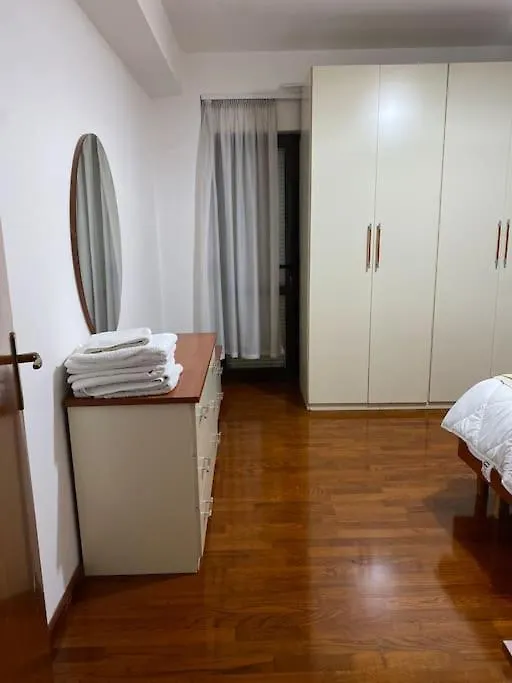 Апартаменты Downtown Bllok 2Br, Large Patio, Ac-Wifi Тирана