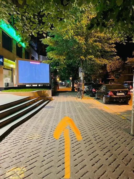 Апартаменты Downtown Bllok 2Br, Large Patio, Ac-Wifi Тирана 0*,  Албания